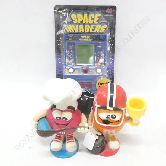 2 SMALL M+M DISPENSERS + UNOPENED SPACE INVADERS GAME