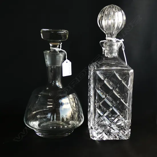 2 CRYSTAL DECANTERS H.290mm