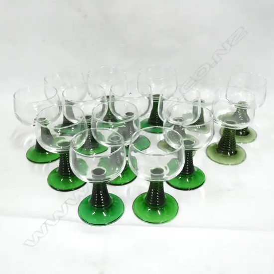 15 GREEN GERMAN WINE GLASSES H.110mm