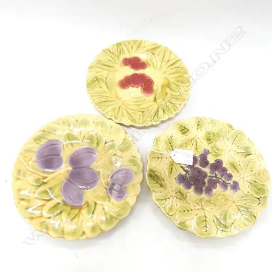 3 SARREGUEMINES FRENCH MAJOLICA PLATES GRAPES CHERRIES PLUMS D.190mm
