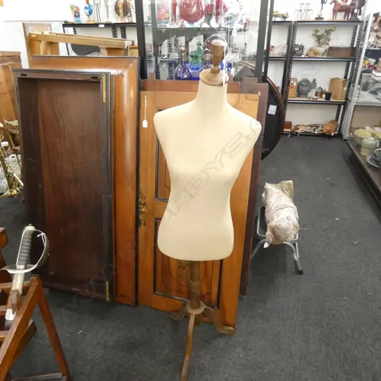 VINTAGE STYLE MANNEQUIN DRESS MODEL ON ADJUSTABLE STAND