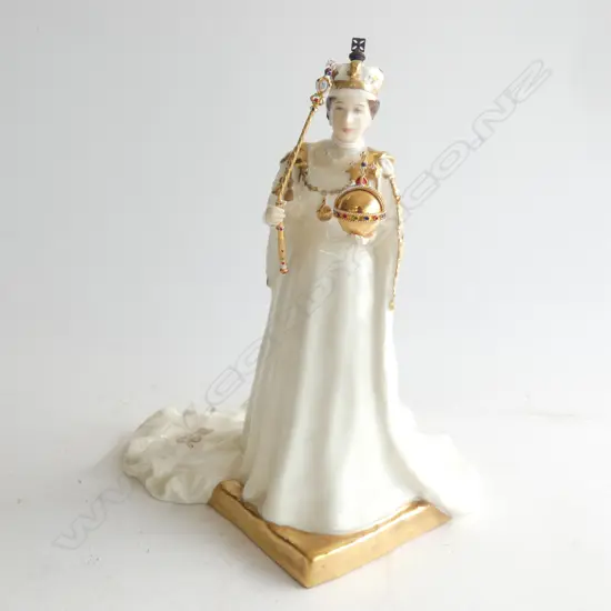 ROYAL DOULTON HER MAJESTY QUEEN ELIZABETH 11 GOLDEN JUBILEE HN4372 H.220MM RETAILS $1600 17/1500