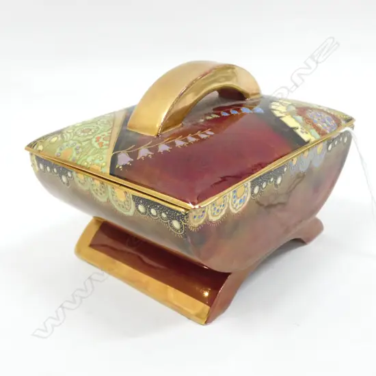 CARLTON WARE ROUGE ROYALE FLORAL DESIGN LIDDED BOX  120 X 90 X 100MM...