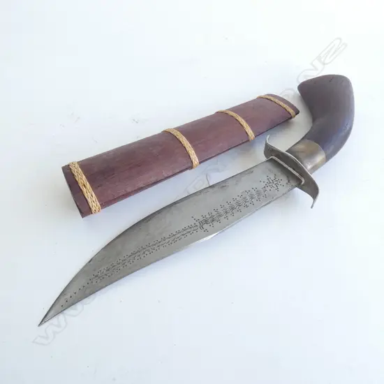 WOODEN HANDLED GURKHA KNIFE & SCABBARD L. 220MM