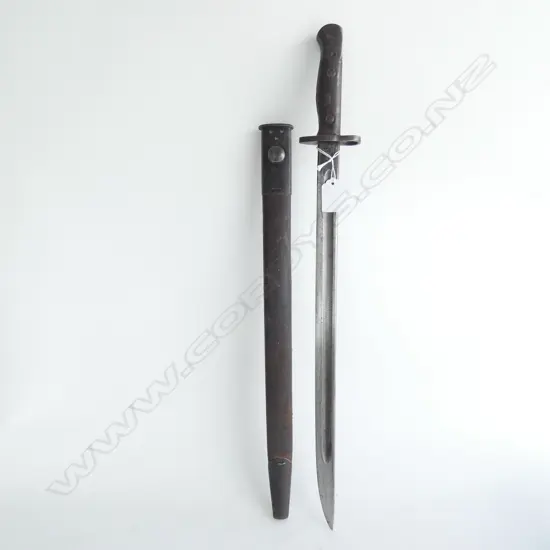 BAYONET IN LEATHER SCABARD L. 575MM