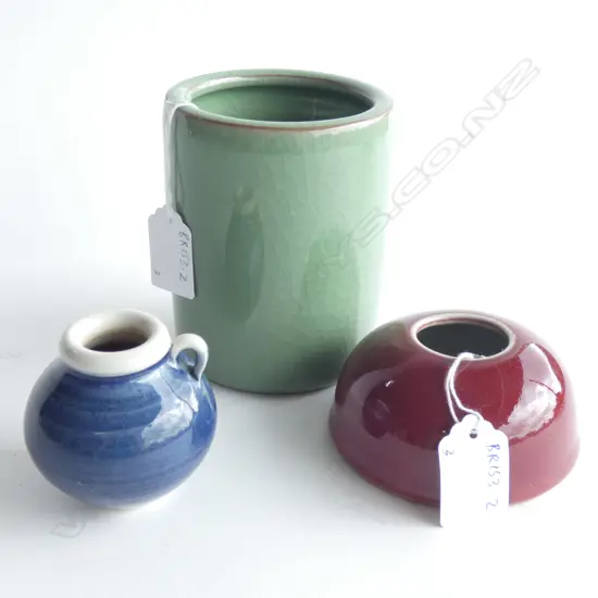 CHINESE PORCELAIN SANG DE BOUEF BRUSH WASHER, CELADON BRUSH POT & BLUE GLAZE WATER POT