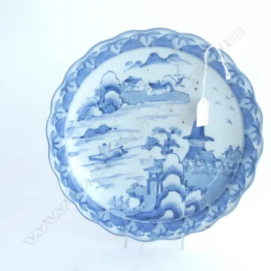 IMARI PLATE LATE MEIJI  CONTENTED FLOATING PARADISE DUCKS.