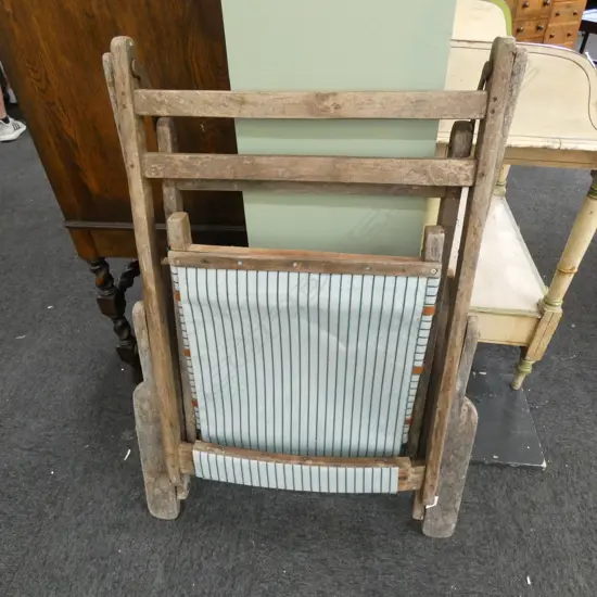 VINTAGE FOLDING CANVAS OUTDOOR CHAIR