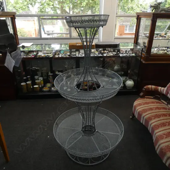 WROUGHT IRON GARDEN POT STAND