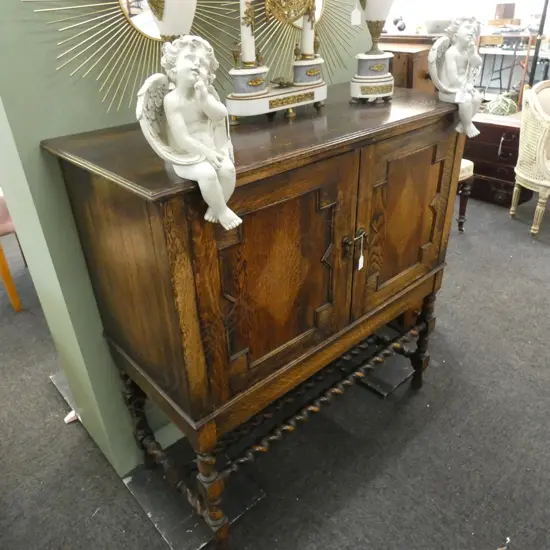 OAK BARLEY TWIST CUPBOARD H 1070 MM