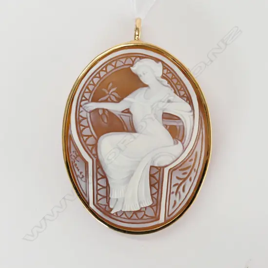 18CT CLASSIC CAMEO BROOCH