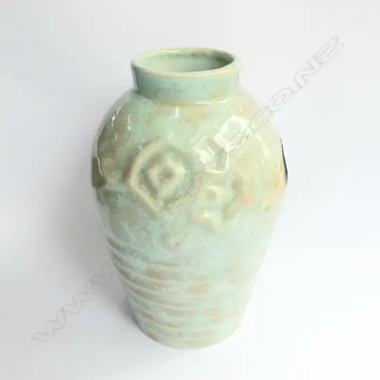 AMBRICO/CROWN LYNN VASE LT GREEN/BRONZY #85