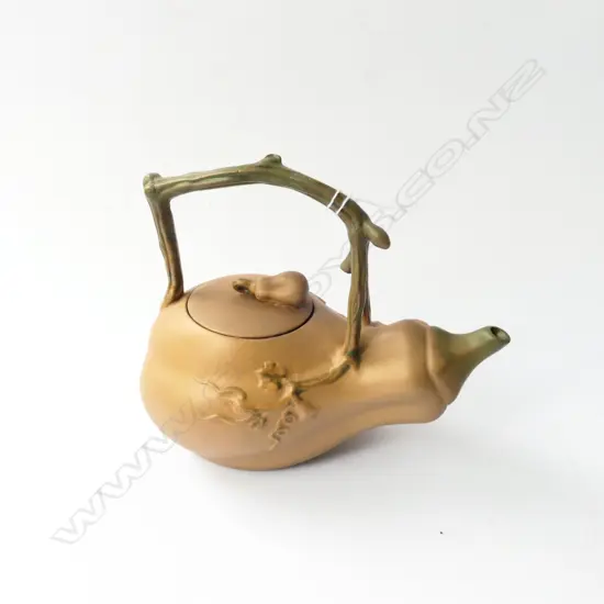 YIXINGWARE ORIENTAL TEAPOT 