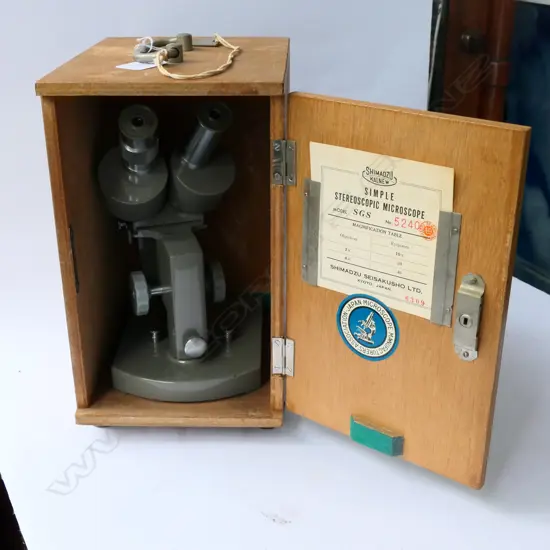 SHIIMADZU KALNEW MODEL 540 STEREOSCOPIC MICROSCOPE, C.1970S