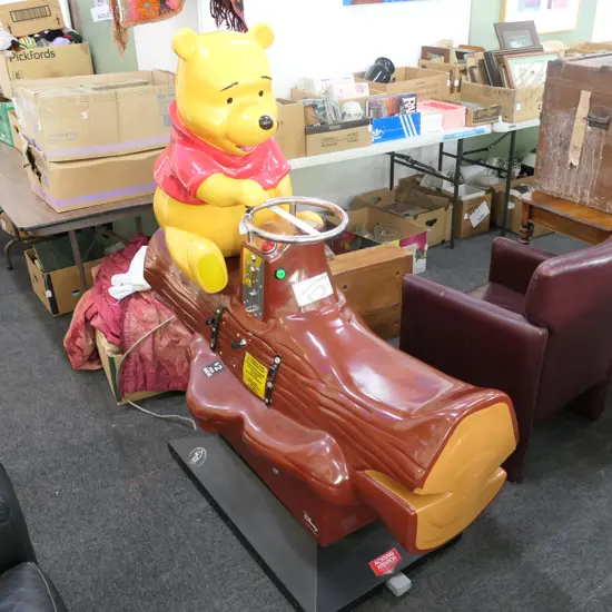 WINNIE THE POOH CHILDREN COIN MACHINE RIDE 