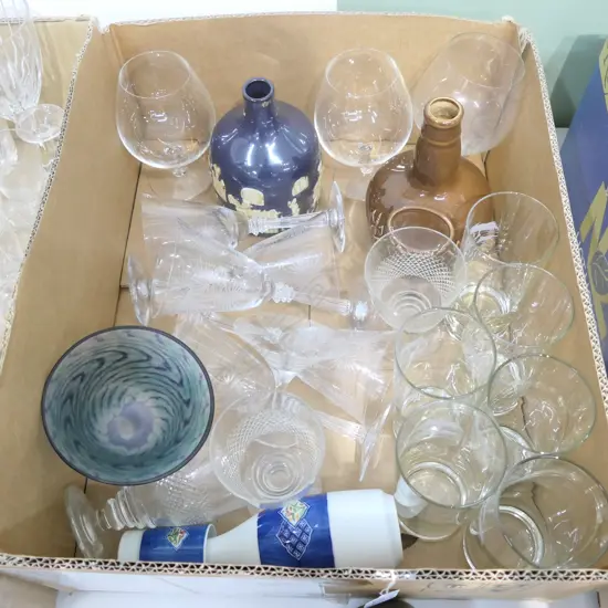 BOX OF ASSORTED GLASSES ETC