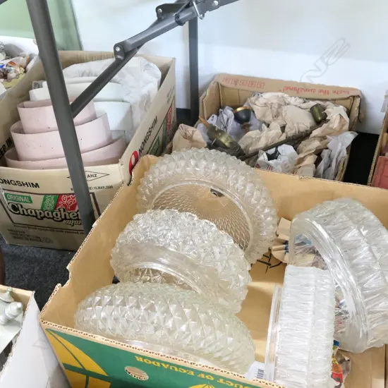 3 BOXES 8OS LIGHTS/GLASS SHADES/+BRASS FITINGS