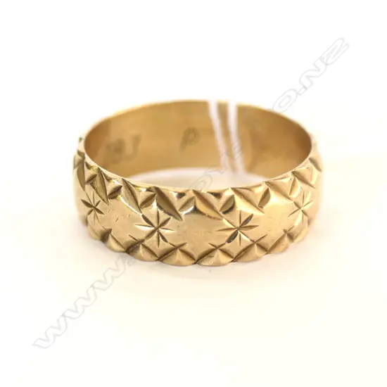 9CT GOLD BAND 3.29gm