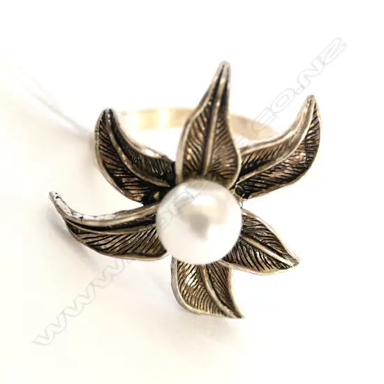 SILVER AND PEARL RING