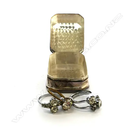 FAUX DIAMOND RINGS IN STERLING SILVER RING BOX