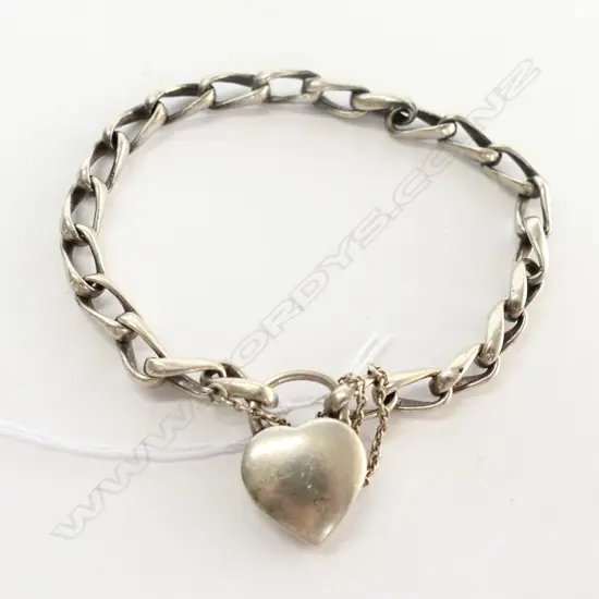 SILVER CHARM BRACELET PADLOCK CLASP 31gm