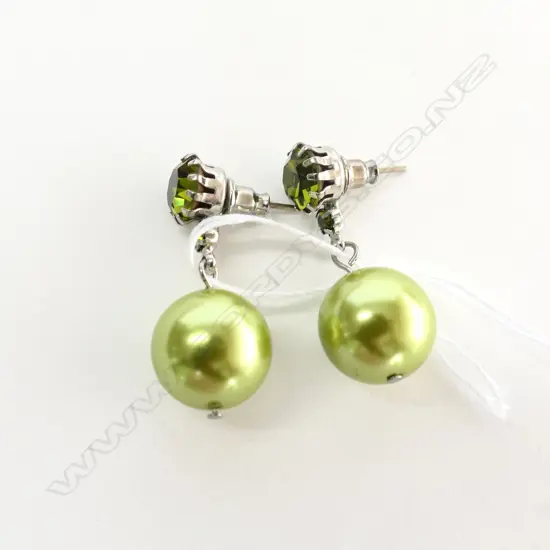 PRETTY COSTUME EARRINGS