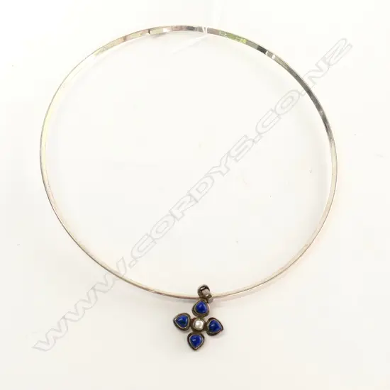 SILVER CHOKER WITH SILVER LAPIS AND PEARL CRUCIFORM PENDANT