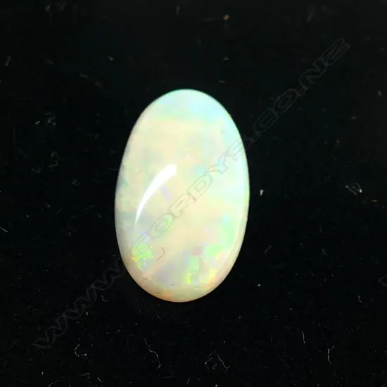 UNSET OPAL OVAL CABOCHON