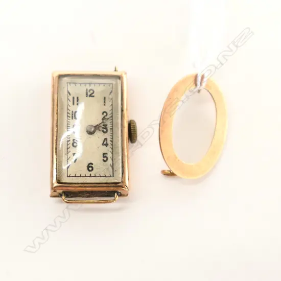 9CT GOLD WATCH CASE & 9CT GOLD BROOCH (BOTH AF) 10.46gm INCLUDING MOVEMENT