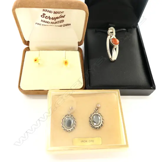 TWO PAIRS OF EARRINGS AND A DESIGNER PENDANT