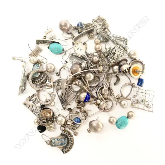 GOOD BIG BAG OF ASSORTED SILVER EARRINGS (MOST PAIRS BUT SOME MISMATCHES)