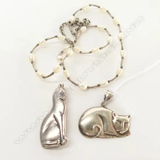 SILVER CAT PENDANT & BROOCH & PEARL AND SILVER NECKLACE