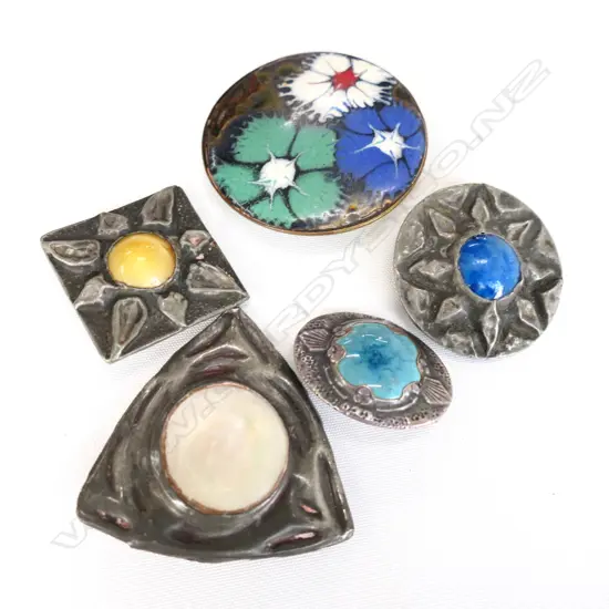 5 ARTS AND CRAFTS BROOCHES