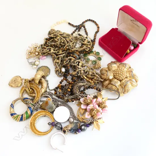 ASST COSTUME JEWELLERY /STERLING PENDANT ETC