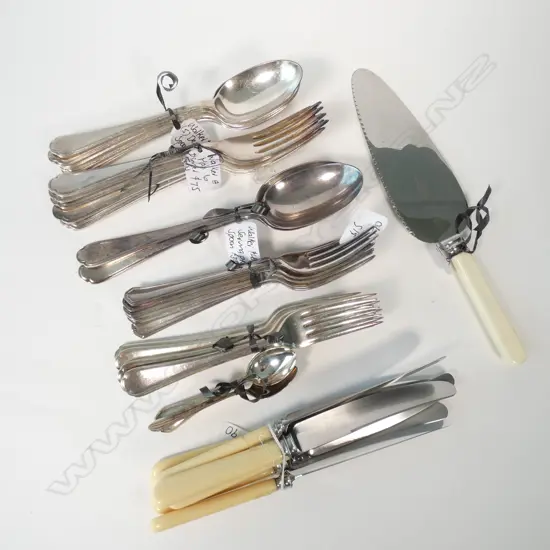 COLLECTION ASST. ART DECO CUTLERY INCL. 'BONE' KNIVES