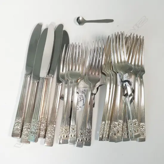 COLLECTION ASST. COMMUNITY PLATE CUTLERY