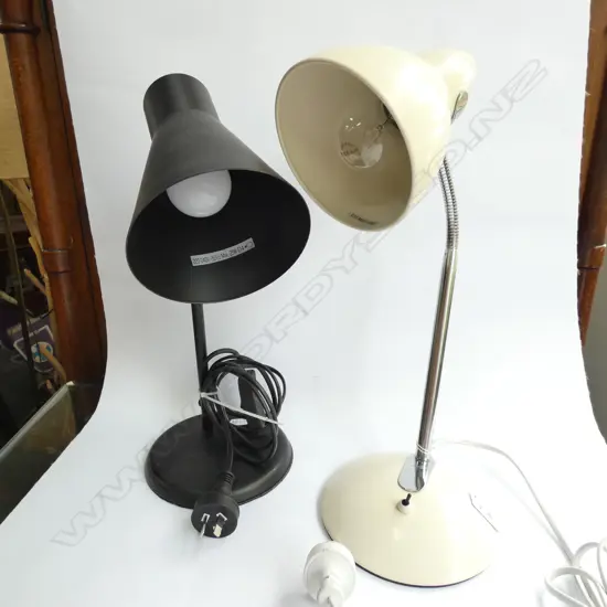 2 DESK LAMPS 