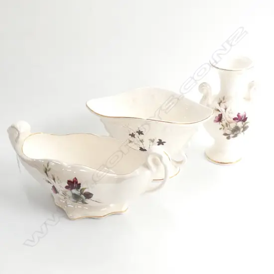 THREE PIECES OF TITIAN POTTERY, TALLEST H.210MM