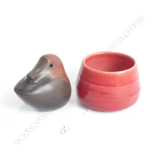 NZ POTTERY VASE OC STEPHENS + ANNEKA BORREN NZ POTTERY CHICK