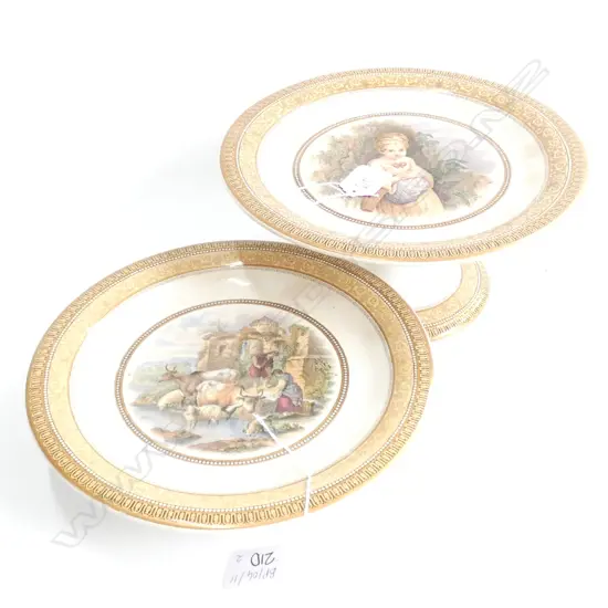 2 PCES VICTORIAN PRATTWARE COMPORTS H. 110MM DIA. 240MM