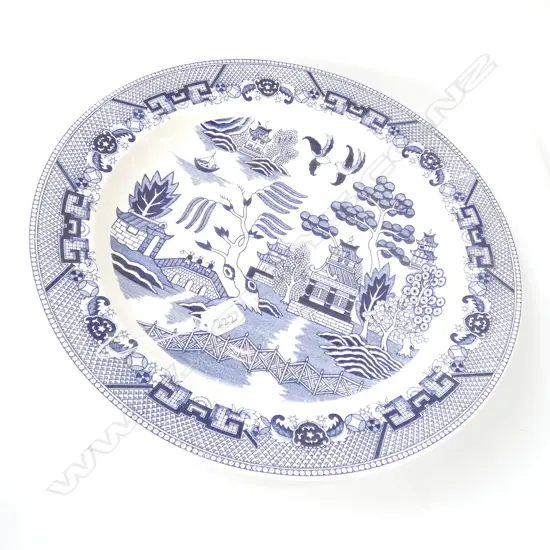 LARGE WILLOW PATTERN CHARGER, 410MM DIAMETER