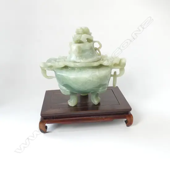 A Chinese carved jade censer and cover