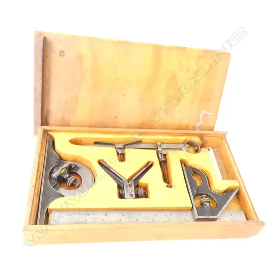 VINTAGE BOXED TOOL SET