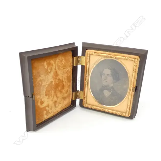 FRAMED DAGUERREOTYPE CASE A/F H 80MM