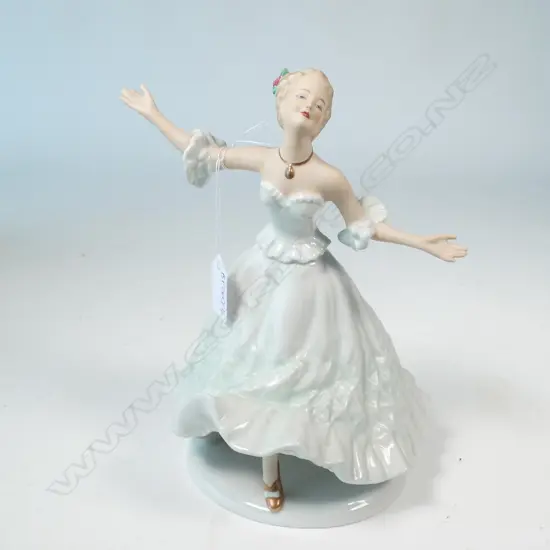 WALLENDORF DANCING LADY FIGURINE 240MM H