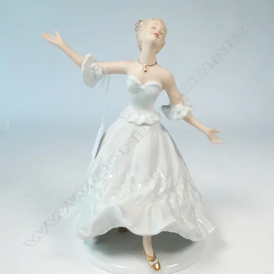 WALLENDORF DANCING LADY FIGURINE 240MM H