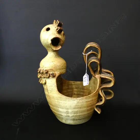 UNA SHARPLEY POTTERY COCKERALL VASE SCULPTURE