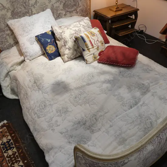 QUALITY PADDED INDIAN COTTON BEDSPREAD AND TWO CUSHIONS DECORATED WITH GREY ROSES (SOME STAINING)