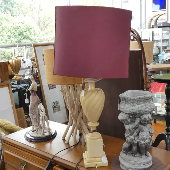 VINTAGE FAUX MARBLE TALL LAMP, H. 840MM (INCL MODERN SHADE)