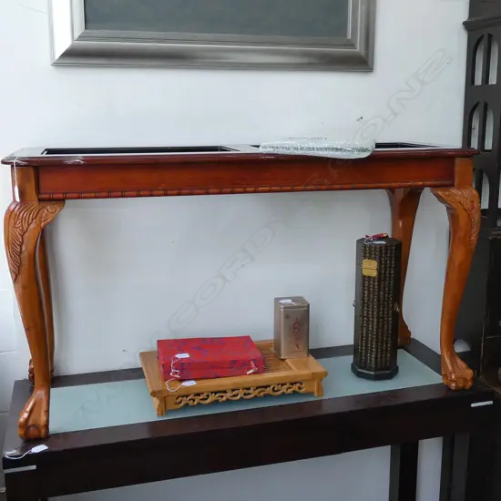 CABROILE LEG GLASS TOPPED HALL TABLE W. 1220MM